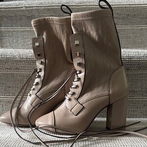 Stuart Weitzman Tan Lace Up Boots Never Been Worn size 6.5